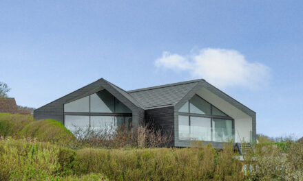 Cladding adds natural finish to coastal property